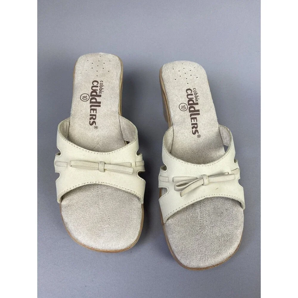 COBBIE CUDDLERS Size 10 Womens Creme Sandal Shoe Open Toe 3